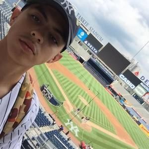 Meet your Posher, Dago